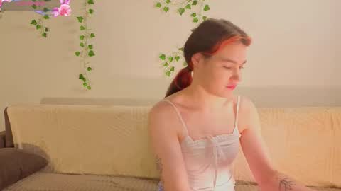 Snapshot of louannbisignano chatting on 09/28/25, 06:13 Riley online show from 09/28/25, 06:13