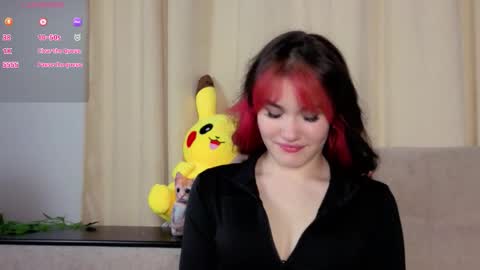 Snapshot of louannbisignano chatting on 10/28/25, 07:49 Riley online show from 10/28/25, 07:49