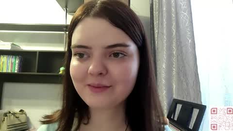 Snapshot of loudeguise chatting on 05/17/26, 09:06 Esma online show from 05/17/26, 09:06