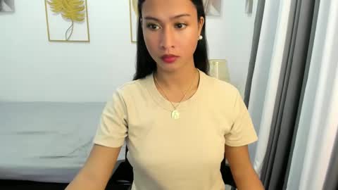 Snapshot of louie_cute_asian chatting on 03/11/25, 10:07 Kylie online show from 03/11/25, 10:07