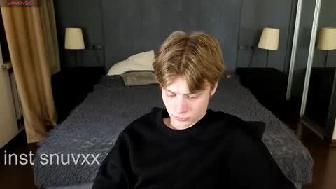 Snapshot of louie_evans chatting on 11/09/25, 09:24 louie_evans online show from 11/09/25, 09:24