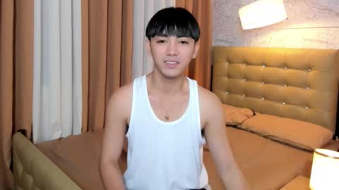 Snapshot of louieismy_name chatting on 10/15/25, 04:45 ignot ursh online show from 10/15/25, 04:45