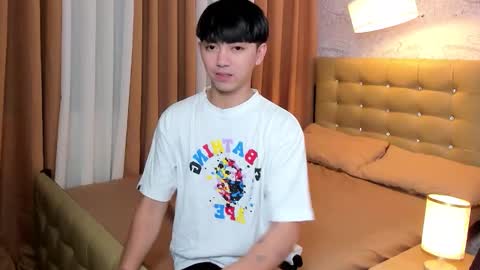 Snapshot of louieismy_name chatting on 10/19/25, 05:19 ignot ursh online show from 10/19/25, 05:19