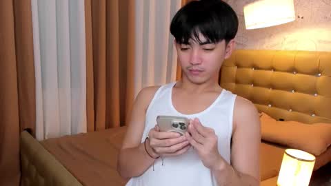 Snapshot of louieismy_name chatting on 10/22/25, 02:45 ignot ursh online show from 10/22/25, 02:45