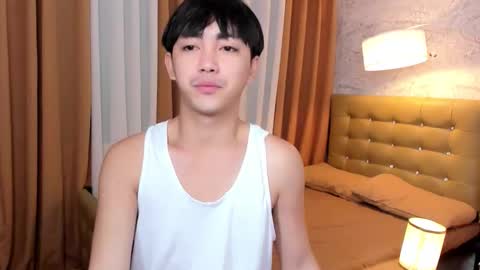 Snapshot of louieismy_name chatting on 10/27/25, 01:31 ignot ursh online show from 10/27/25, 01:31