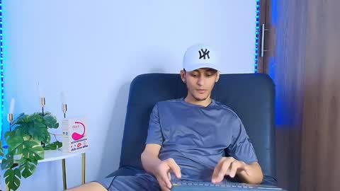 Alejandro online show from 11/06/25, 07:48