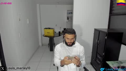 louis_marley_ online show from 12/06/24, 01:40