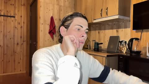 Snapshot of louis_preston chatting on 04/05/26, 02:47 Mark online show from 04/05/26, 02:47