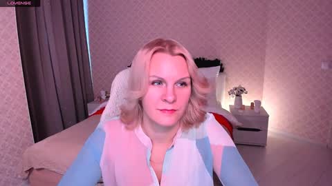 Snapshot of louisa_bay chatting on 01/03/25, 08:00 Louisa online show from 01/03/25, 08:00