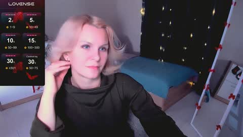 Snapshot of louisa_bay chatting on 01/10/25, 09:02 Louisa online show from 01/10/25, 09:02