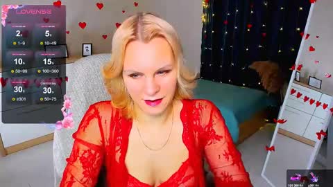 Snapshot of louisa_bay chatting on 02/13/25, 07:56 Louisa online show from 02/13/25, 07:56