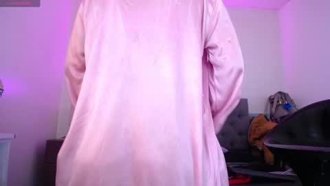  LouIse  online show from 01/15/25, 08:58