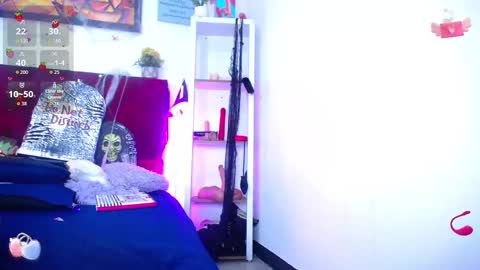 Snapshot of louise_nails chatting on 11/04/25, 04:50 LouIse online show from 11/04/25, 04:50