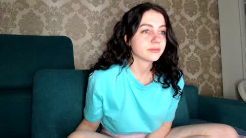 Louise online show from 02/28/25, 12:42