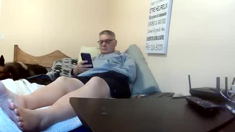 Snapshot of loumtl3 chatting on 05/31/26, 01:51 loumtl3 online show from 05/31/26, 01:51