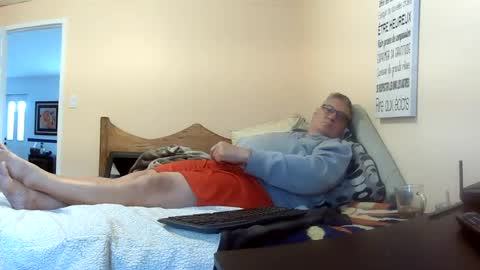 Snapshot of loumtl3 chatting on 06/14/26, 01:24 loumtl3 online show from 06/14/26, 01:24