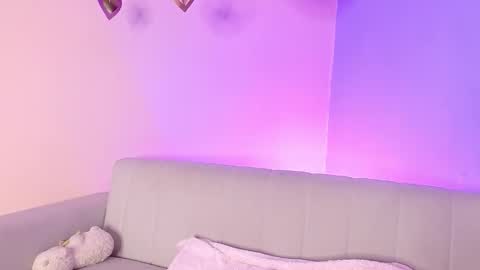 lourdes_moon22 online show from 11/24/25, 12:05