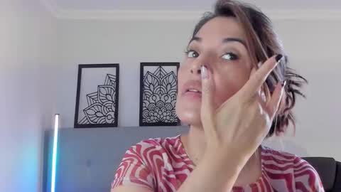 Snapshot of lourreinstounn chatting on 09/25/25, 06:33 Lourrein Stoun Independiente online show from 09/25/25, 06:33