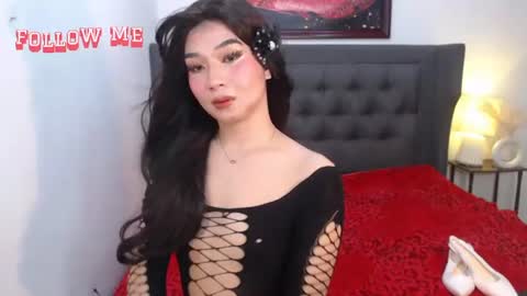 Snapshot of lovabletrans_deia chatting on 06/12/26, 02:49 DEIA online show from 06/12/26, 02:49