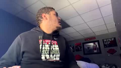 Snapshot of love01109 chatting on 10/20/25, 04:29 love01109 online show from 10/20/25, 04:29