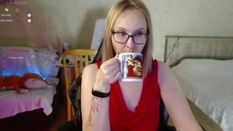 Snapshot of love_agatha chatting on 10/25/25, 05:26 Agatha online show from 10/25/25, 05:26