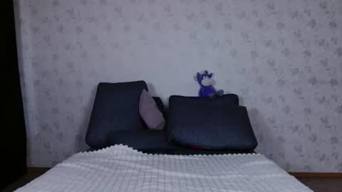 love bella  online show from 06/25/26, 12:21