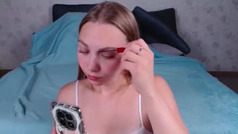 love bella  online show from 07/29/26, 12:20