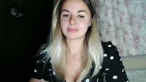 Snapshot of love_dom_meg chatting on 11/11/25, 10:37 Megane online show from 11/11/25, 10:37