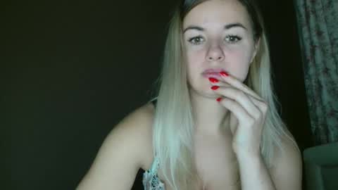 Snapshot of love_dom_meg chatting on 11/19/25, 08:03 Megane online show from 11/19/25, 08:03