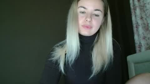 Snapshot of love_dom_meg chatting on 11/25/25, 08:25 Megane online show from 11/25/25, 08:25