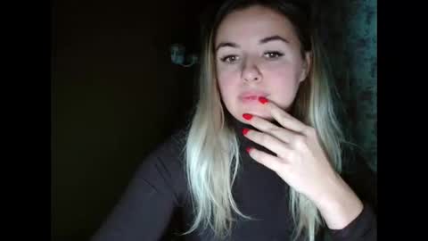 Snapshot of love_dom_meg chatting on 11/30/25, 01:04 Megane online show from 11/30/25, 01:04