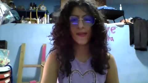 Snapshot of love_electra chatting on 09/15/25, 01:22 love_electra online show from 09/15/25, 01:22