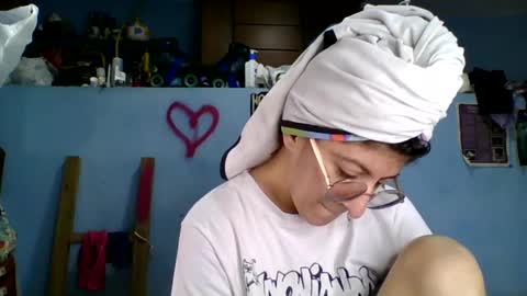 Snapshot of love_electra chatting on 09/21/25, 04:30 love_electra online show from 09/21/25, 04:30