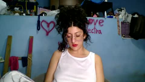 Snapshot of love_electra chatting on 10/02/25, 12:06 love_electra online show from 10/02/25, 12:06