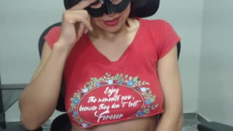Nina online show from 02/22/25, 01:00