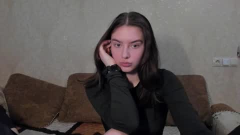 Snapshot of love_lina_muuur chatting on 02/14/26, 07:43 LINA online show from 02/14/26, 07:43