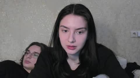 Snapshot of love_lina_muuur chatting on 04/16/26, 09:39 LINA online show from 04/16/26, 09:39