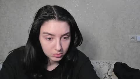 Snapshot of love_lina_muuur chatting on 04/17/26, 04:10 LINA online show from 04/17/26, 04:10