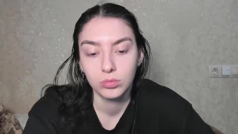 Snapshot of love_lina_muuur chatting on 04/18/26, 02:43 LINA online show from 04/18/26, 02:43