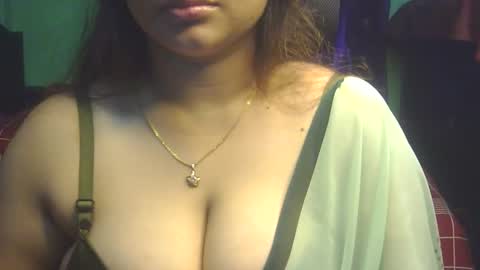 Snapshot of love_luna_angel chatting on 10/08/25, 09:34 Luna online show from 10/08/25, 09:34