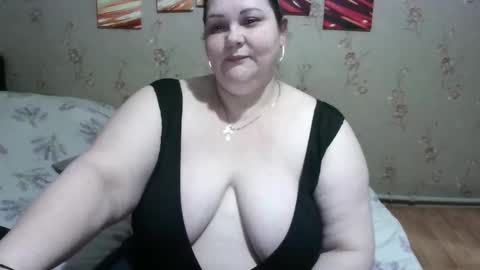 Snapshot of love_milanna chatting on 02/21/26, 02:01 Milana online show from 02/21/26, 02:01