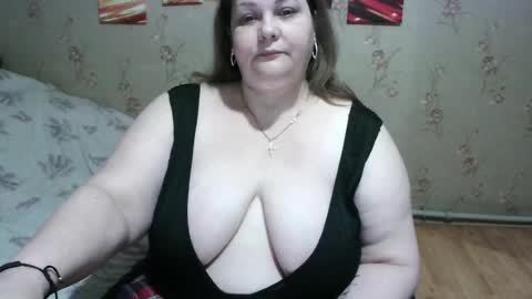 Snapshot of love_milanna chatting on 05/19/26, 12:16 Milana online show from 05/19/26, 12:16