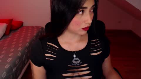 Snapshot of love_samantha chatting on 12/18/24, 10:30 Samantha online show from 12/18/24, 10:30