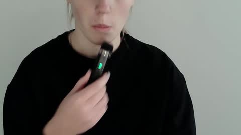 Snapshot of love_vivian chatting on 11/20/25, 11:54 Vivian online show from 11/20/25, 11:54