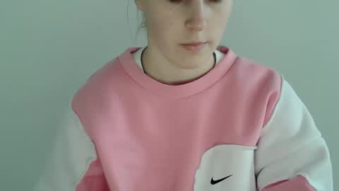 Snapshot of love_vivian chatting on 11/23/25, 11:10 Vivian online show from 11/23/25, 11:10