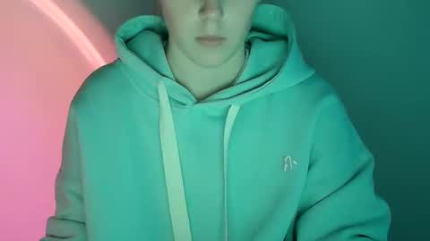 Snapshot of love_vivian chatting on 11/28/25, 01:25 Vivian online show from 11/28/25, 01:25