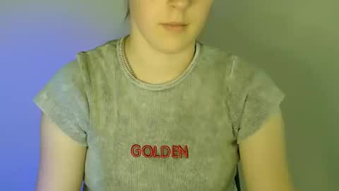 Snapshot of love_vivian chatting on 12/05/25, 01:20 Vivian online show from 12/05/25, 01:20