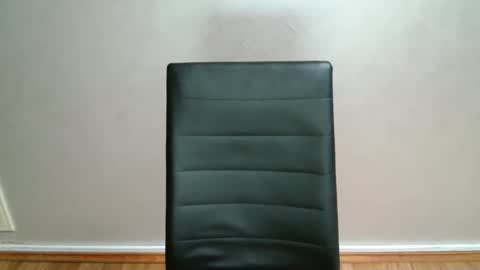 Snapshot of love_vivian chatting on 12/19/25, 01:18 Vivian online show from 12/19/25, 01:18