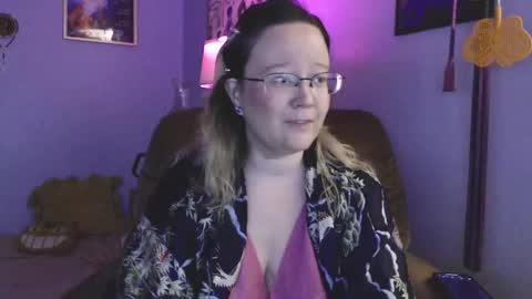 love_you_julia online show from 09/19/25, 01:40