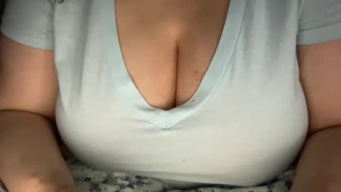 Snapshot of loveablekate chatting on 03/22/26, 01:03 Kate online show from 03/22/26, 01:03